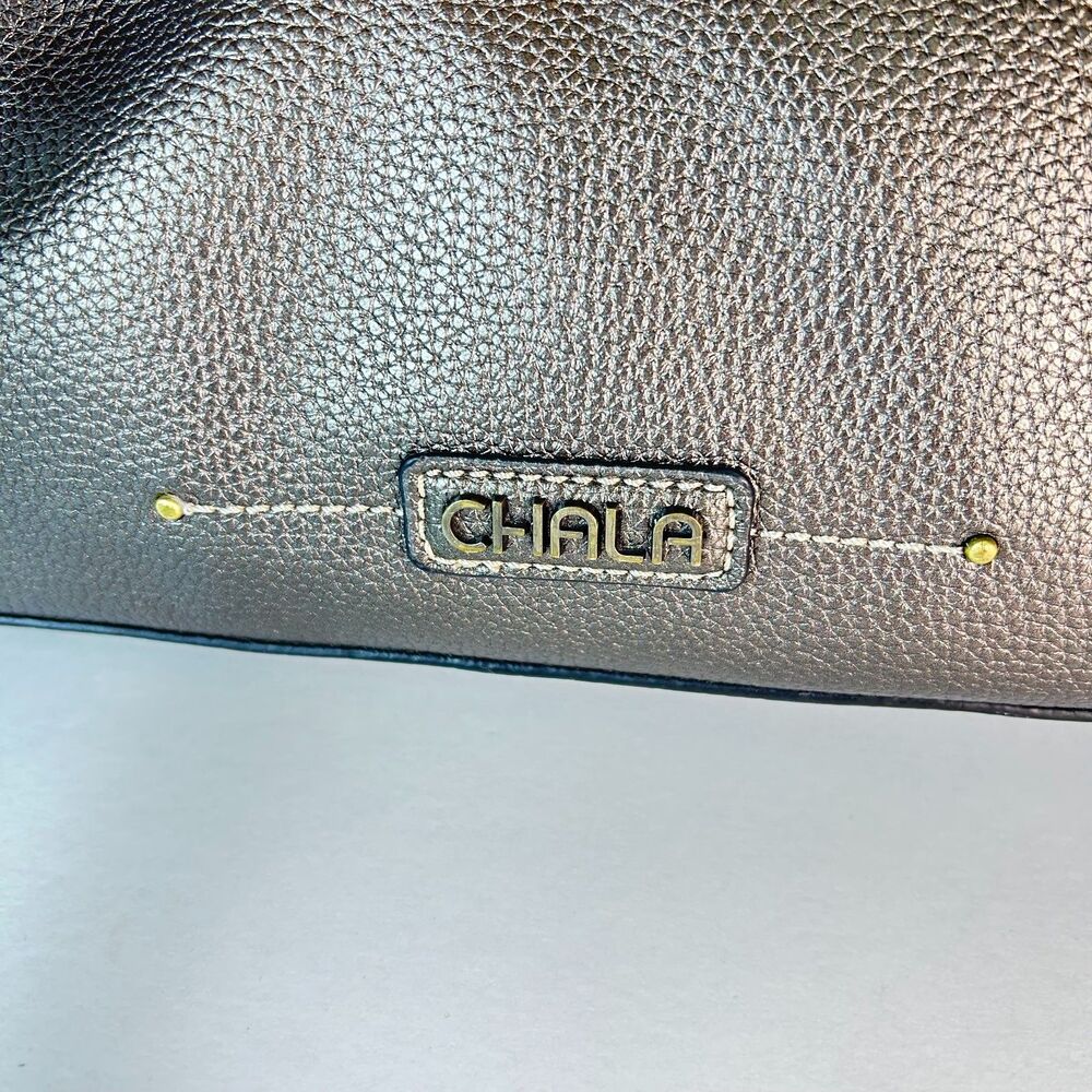 Chala Metallic Pewter Faux Leather Heart Cut-Out Hobo Shoulder Crossbody Bag - Picture 4 of 12